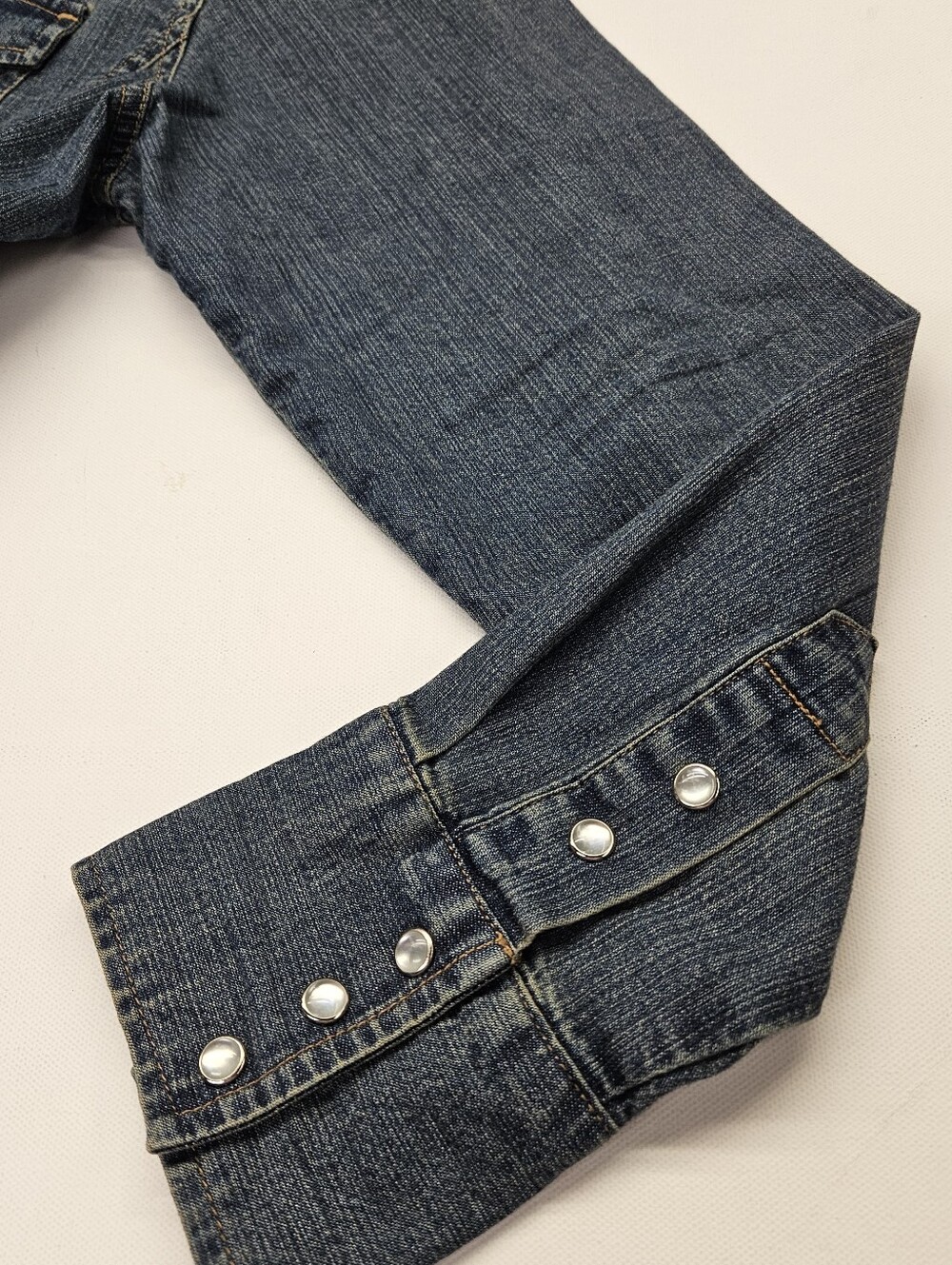 LEVI’S Vintage Western Denim Shirt Womens Size LARGE Long Sleeve Pearl Snaps - Picture 6 of 10